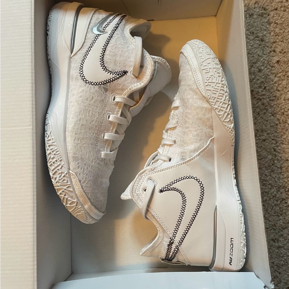 Nike White Sneakers with Black Detailing